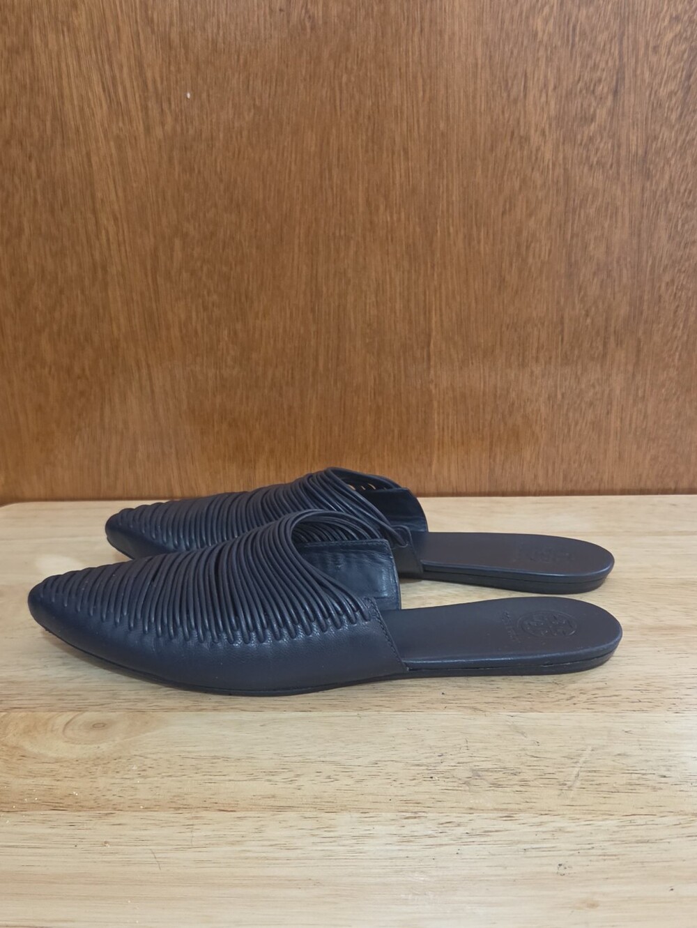 Tory Burch Sienna Black Leather Pointed Toe Woven Flat Slide Mules Size 7M - Picture 4 of 14
